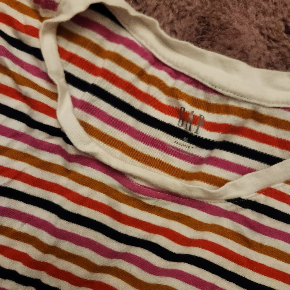 GAP TOP - Picture 4 of 7